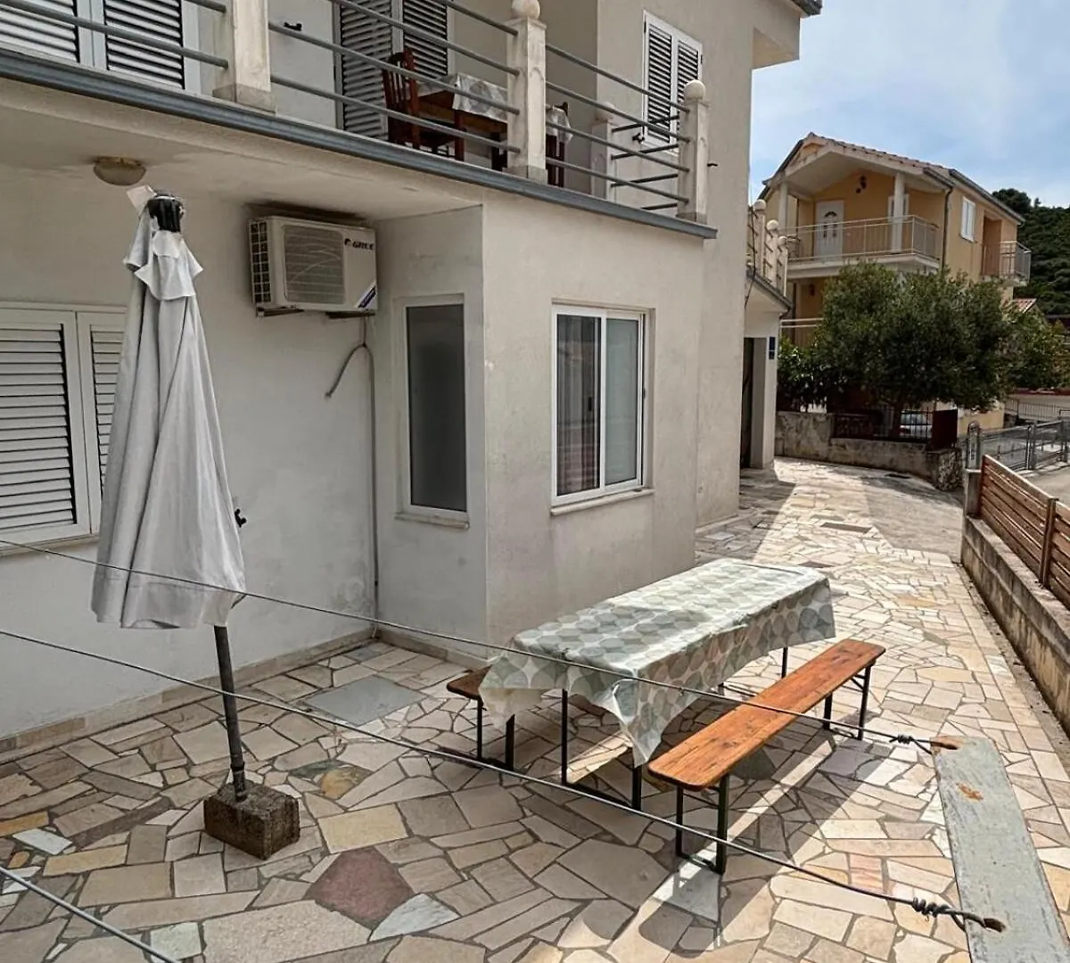Apartment Luka Traù